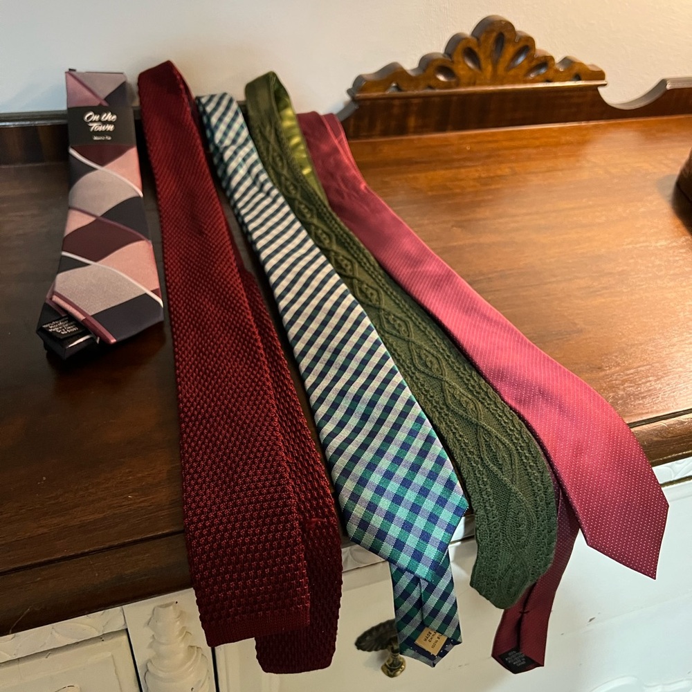 Assortment of men’s ties bundle deal take all for asking price